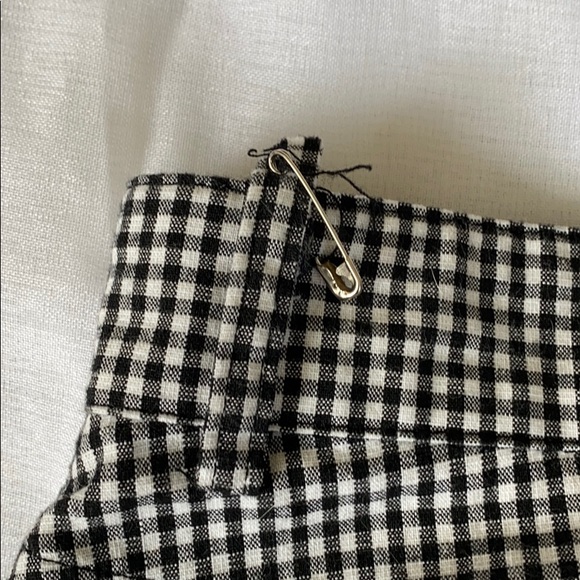 Brandy Melville Gingham Skirt - Picture 3 of 5